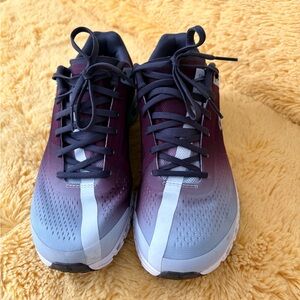 On Running Men's Gradient Athletic Shoes - Burgundy and Gray